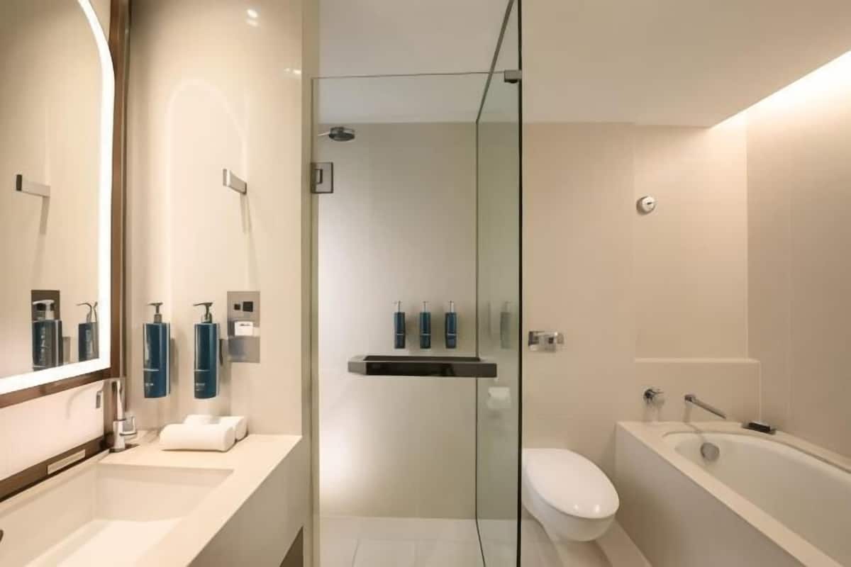 Badrum | Dusch, lyxtoalettartiklar, hÄrtork och badrock