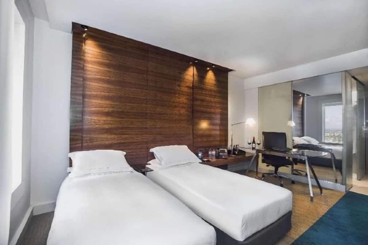 Literie hypoallergénique, couette en duvet, coffre-fort, bureau