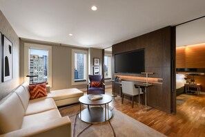 Suite (City) | Zona de estar | Televisión LCD de 52 pulgadas con canales digitales, una televisión