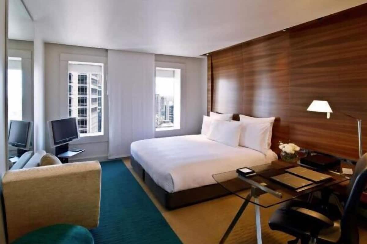 Literie hypoallergénique, couette en duvet, coffre-fort, bureau