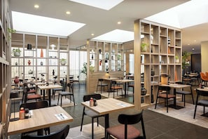 Daily buffet breakfast (EUR 19.50 per person)