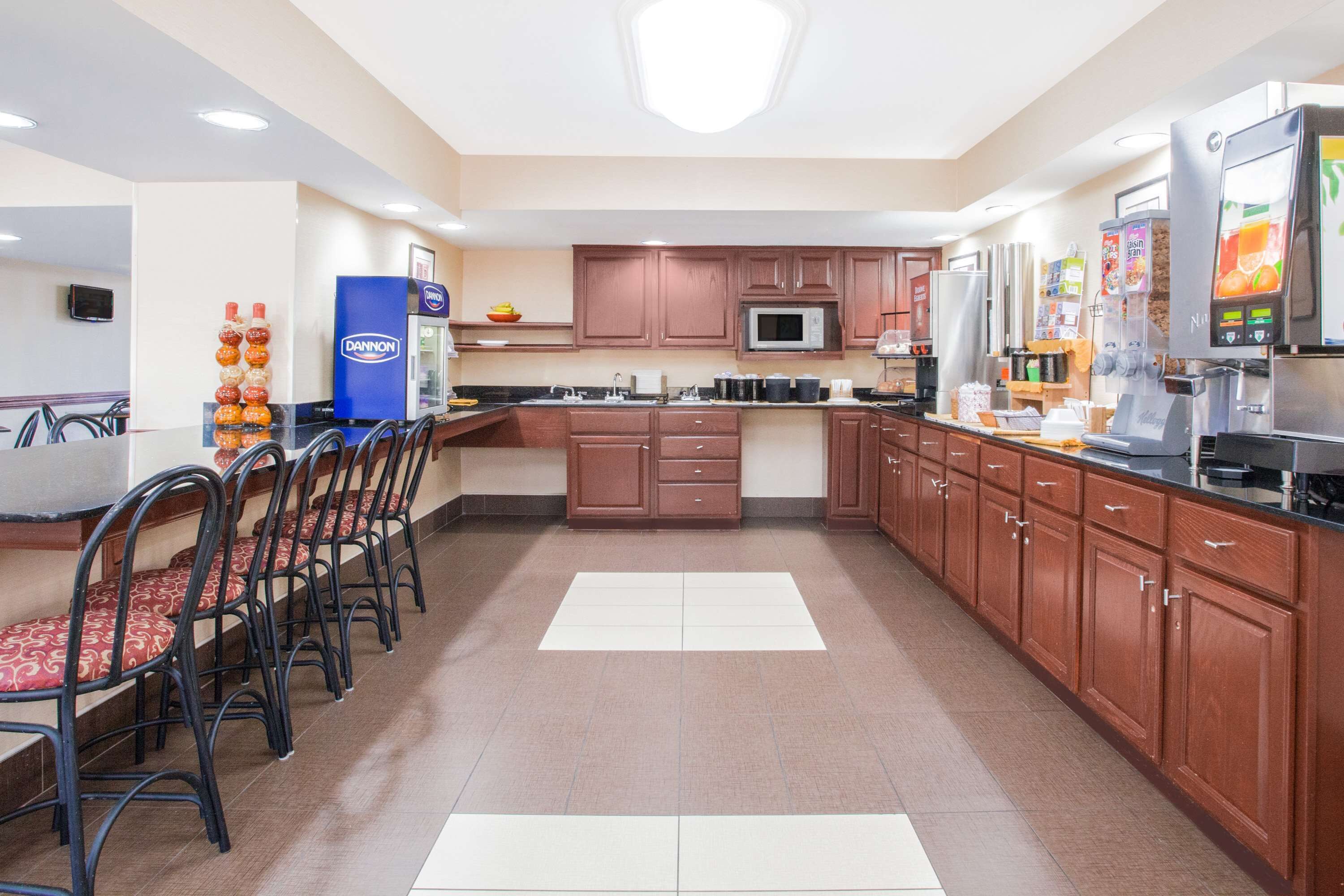 Desayuno continental gratuito y diario