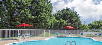 Ramada Hotel & Conference Center by Wyndham Edgewood