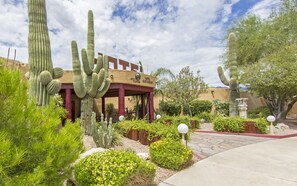 Property entrance - Gold Canyon Golf Resort & Spa (Gold Canyon)