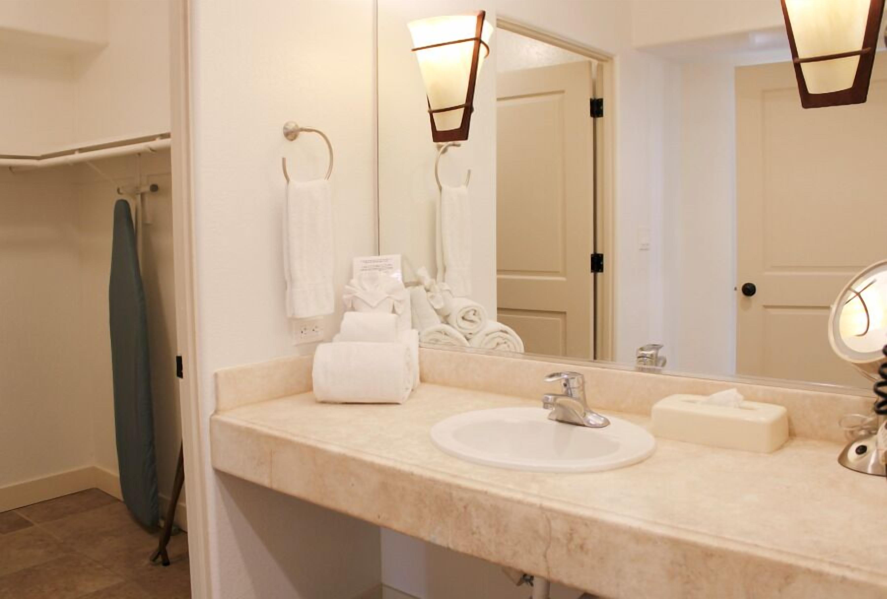 deluxe patio casita | bathroom | free toiletries, hair dryer, towels, soap