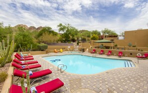 Outdoor pool, open 7:00 AM to 10:00 PM, pool umbrellas, pool loungers - Gold Canyon Golf Resort & Spa (Gold Canyon)