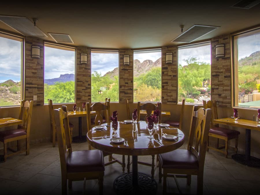 供應早餐、午餐、晚餐;美國菜