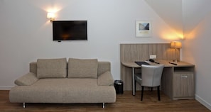 Premium bedding, in-room safe, desk, laptop workspace