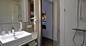 Biancheria da letto di alta qualità, una cassaforte in camera