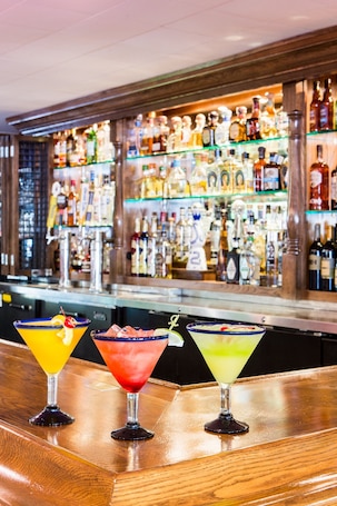 Bar (on property). Kings Inn San Diego