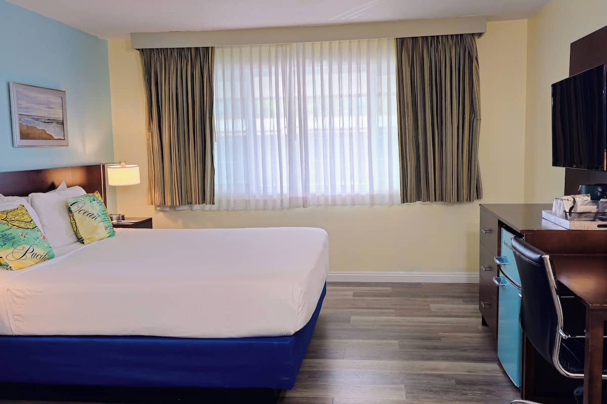 Quarto superior, 1 cama King, no andar executivo | 1 quarto, cofres nos quartos, cortinas blackout
