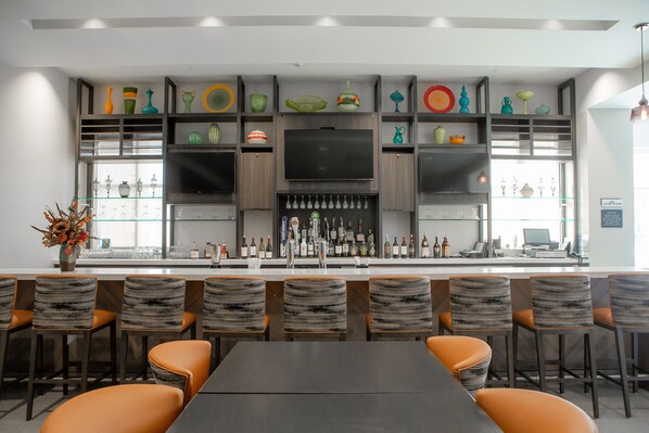 Bar (on property) - Hilton Garden Inn Corning Downtown (Corning)