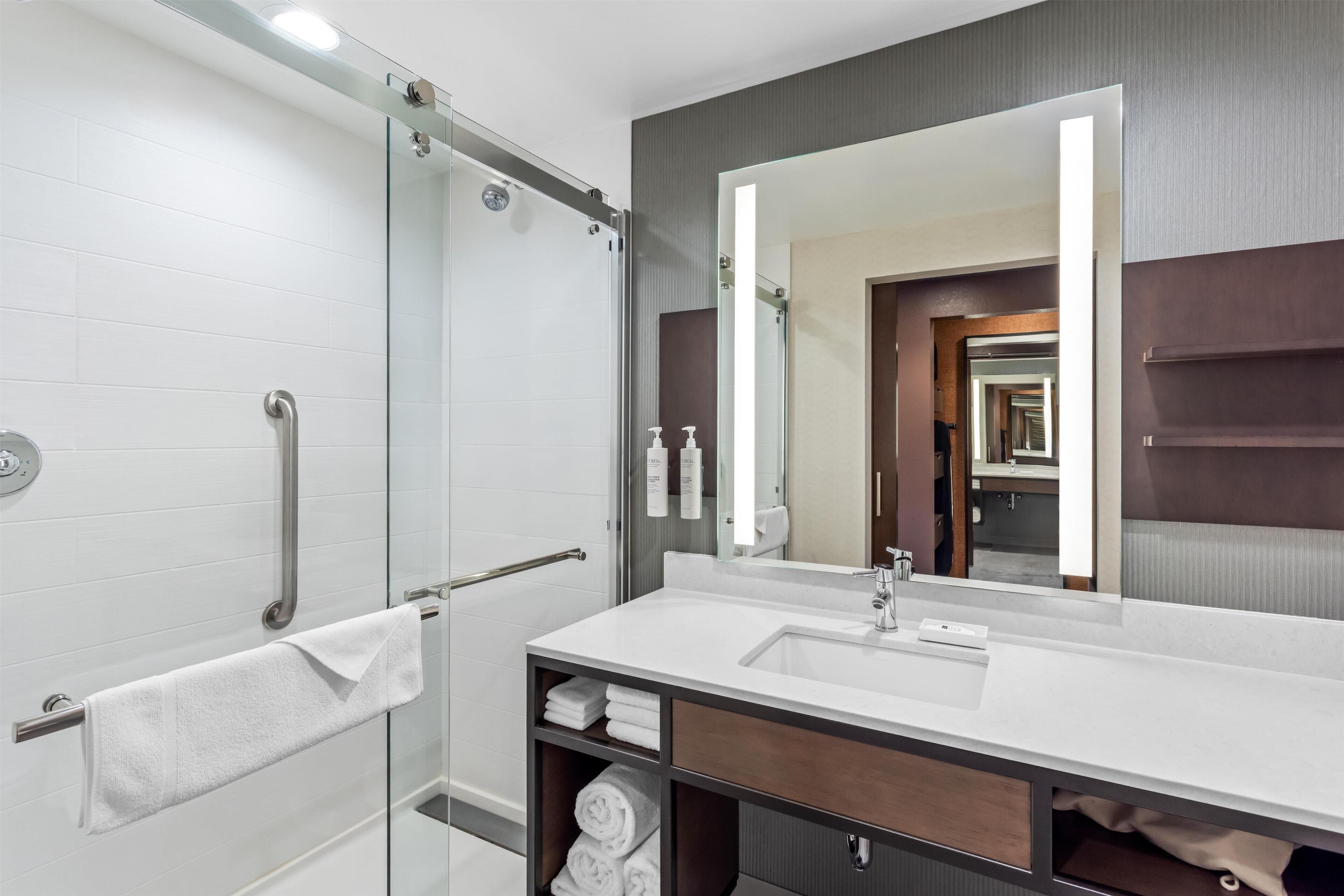 Room, 2 Queen Beds, Accessible (Hearing) | Bathroom shower