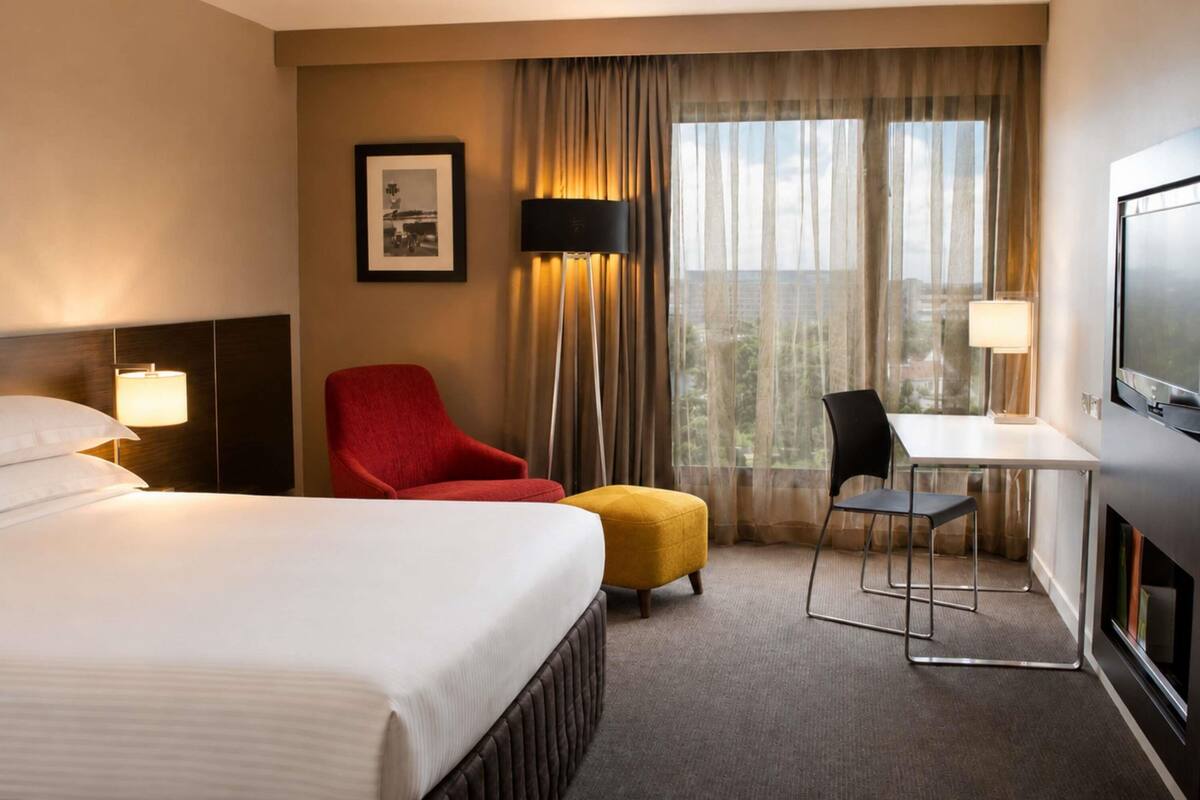 Minibar, in-room safe, desk, blackout curtains
