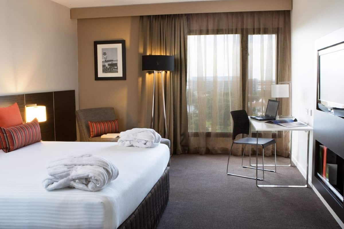 1 bedroom, minibar, in-room safe, desk