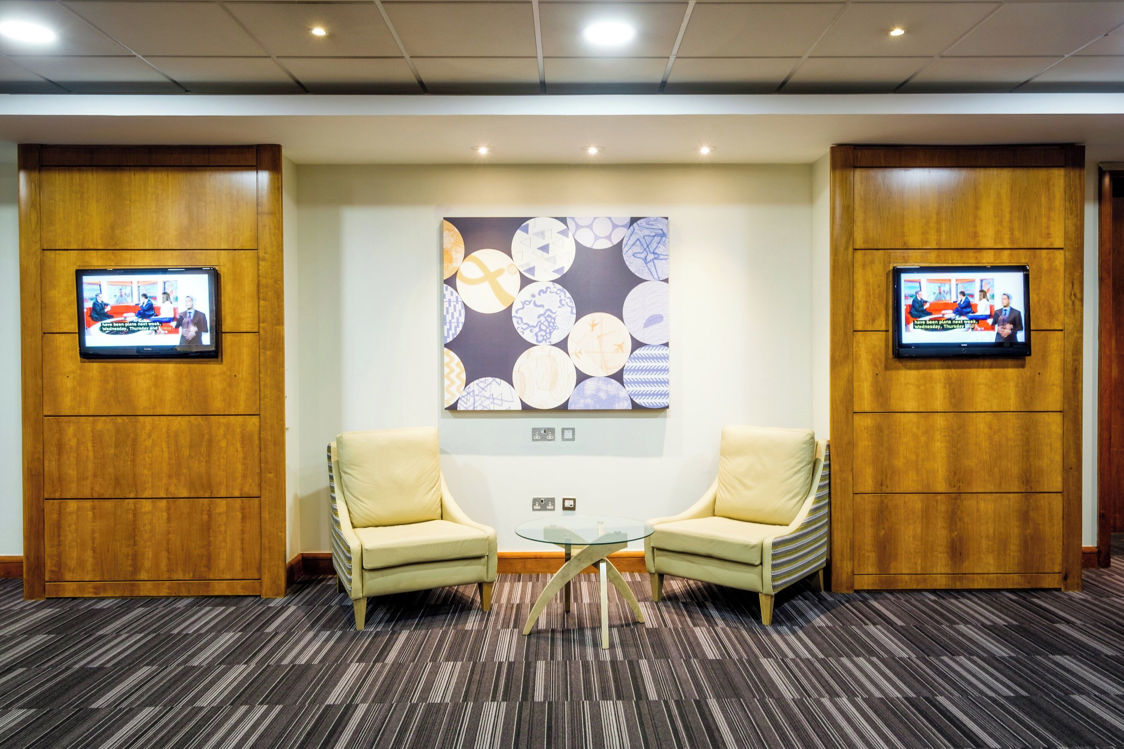 Photo - Holiday Inn London-Gatwick Airport by IHG