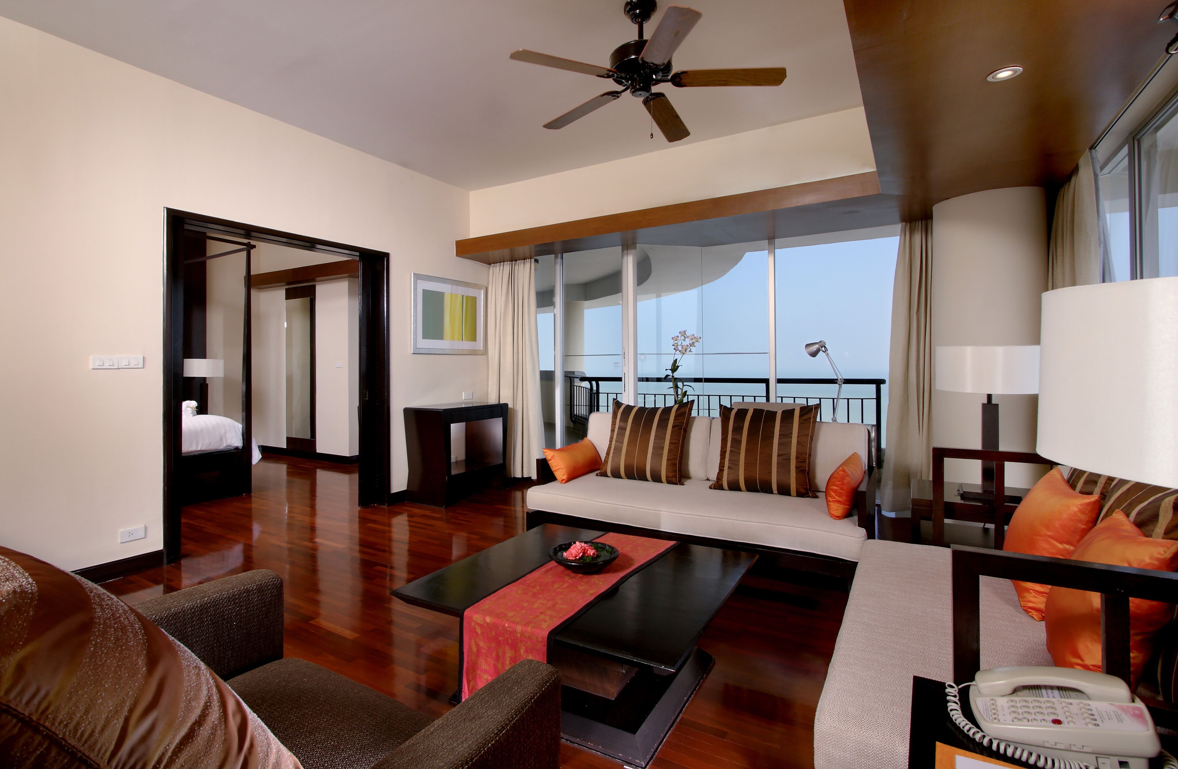 suite, 1 king bed, club lounge access, oceanfront | 1 bedroom, minibar, in-room safe, blackout curtains