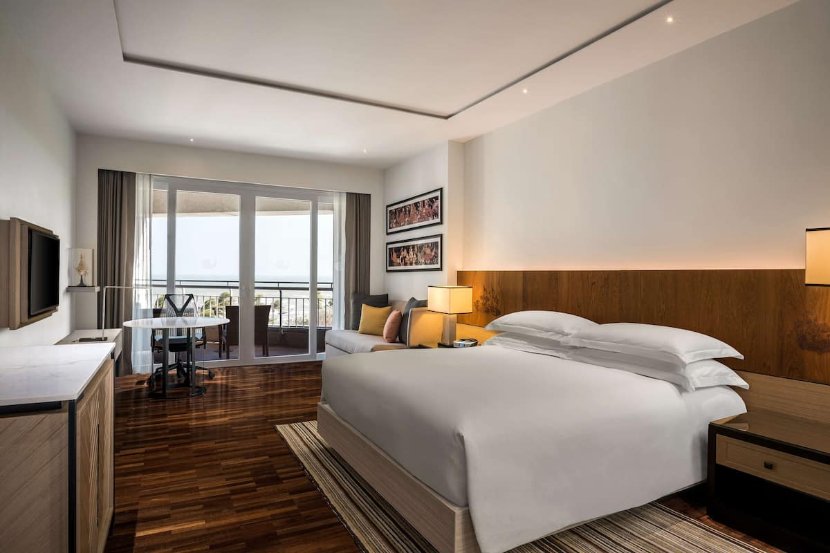 1 bedroom, minibar, in-room safe, blackout drapes