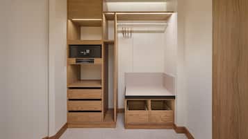Ein moderner Kleiderschrank mit Holzböden, einem integrierten Schreibtisch und einer Kleiderstange.