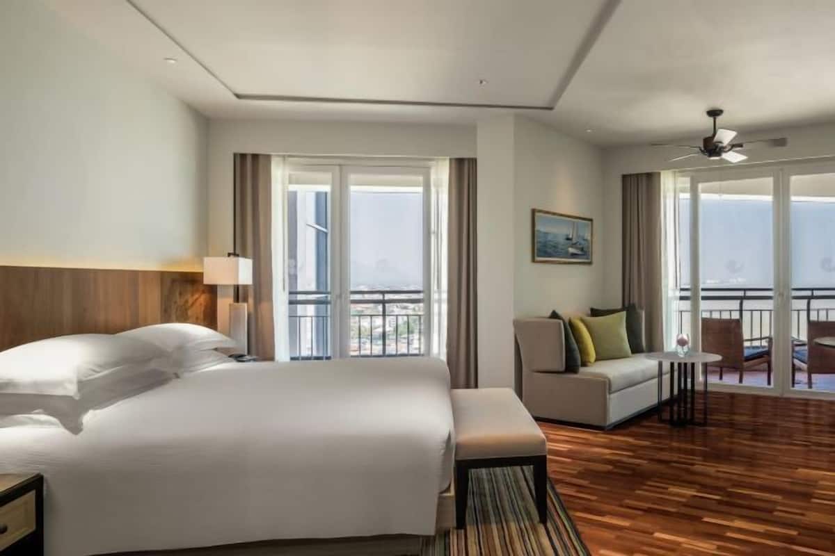 1 bedroom, minibar, in-room safe, blackout drapes