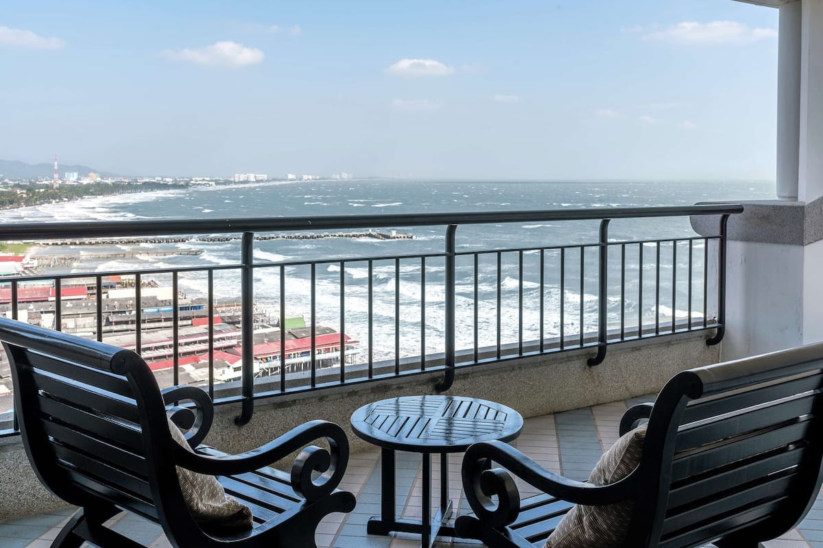 Junior suite, 2 eenpersoonsbedden, uitzicht op zee | Uitzicht vanuit de kamer