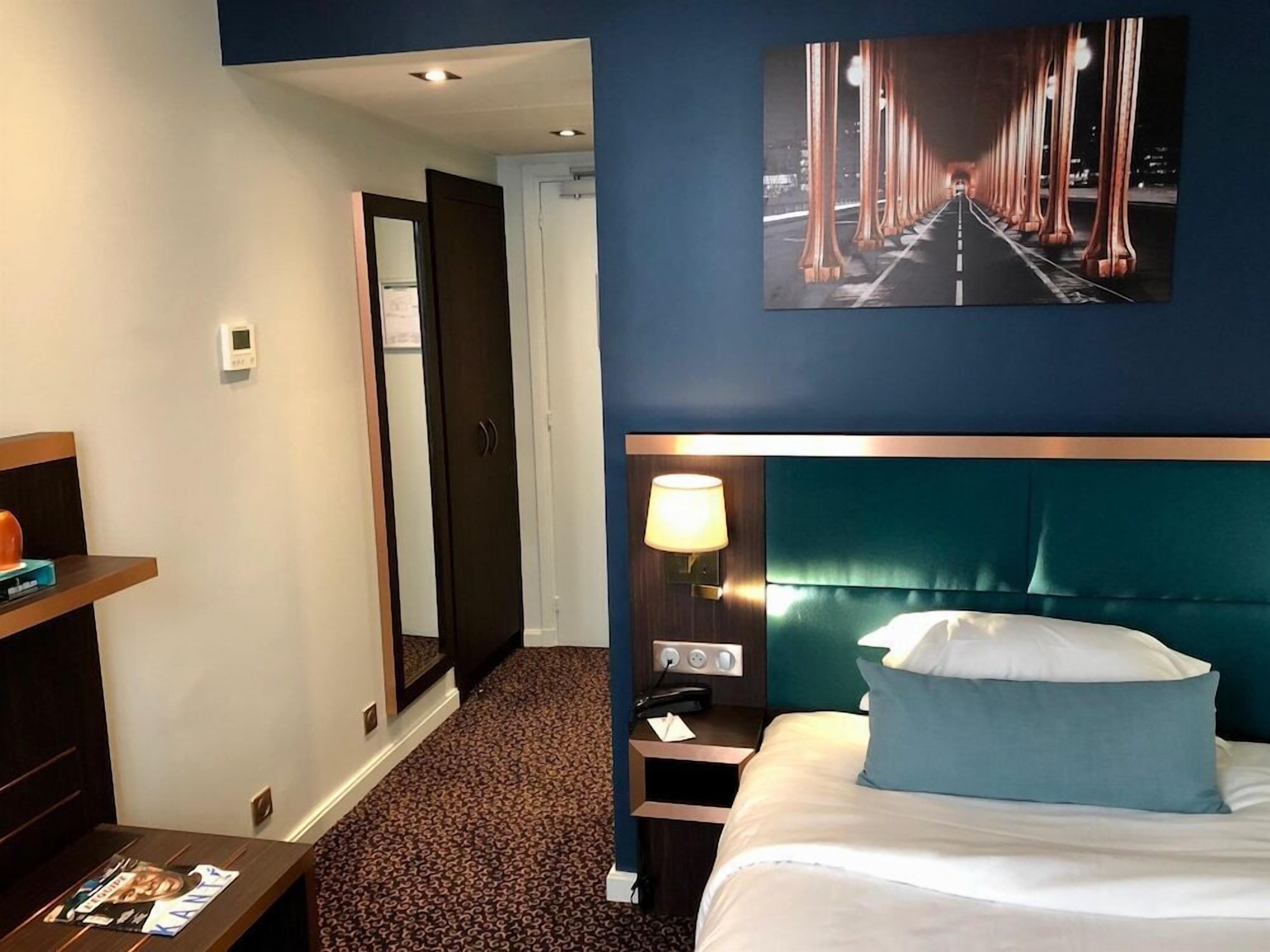 Ropa de cama de alta calidad y minibar 