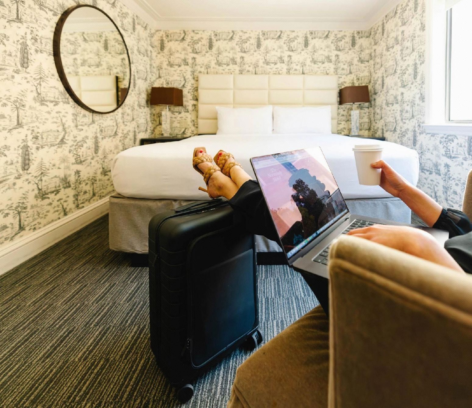 Premium bedding, in-room safe, desk, iron/ironing board