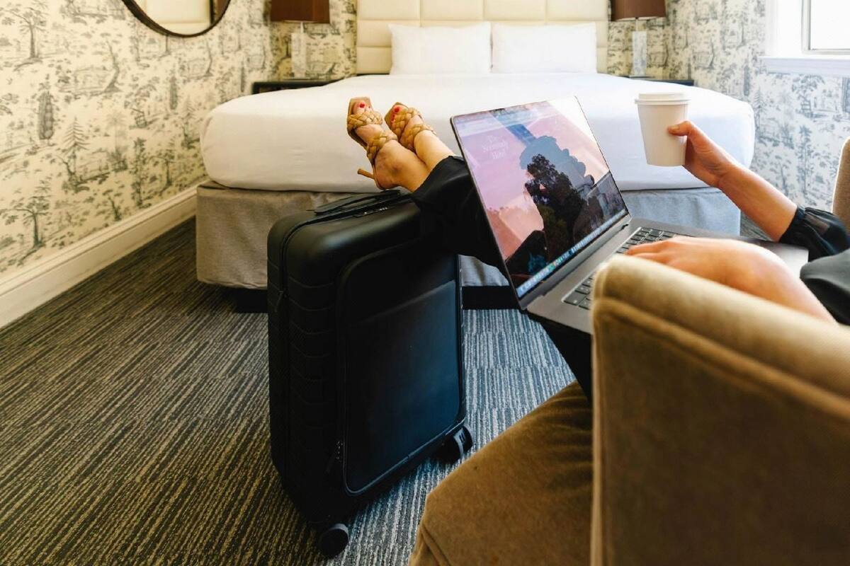 Premium bedding, in-room safe, desk, iron/ironing board