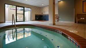 Indoor spa tub - The Loyal Inn (Seattle)