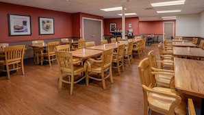 Breakfast area - The Loyal Inn (Seattle)