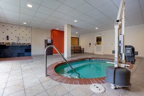 Indoor spa tub - The Loyal Inn (Seattle)