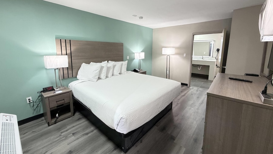 Baymont by Wyndham Pensacola at NAS Corry
