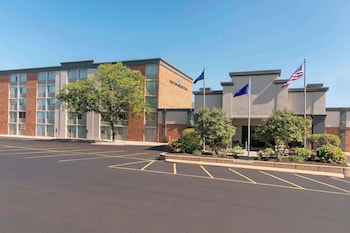 Sonesta Hotel Grand Rapids Airport