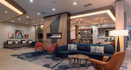 Sonesta Hotel Grand Rapids Airport