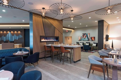 Sonesta Hotel Grand Rapids Airport