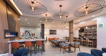 Sonesta Hotel Grand Rapids Airport