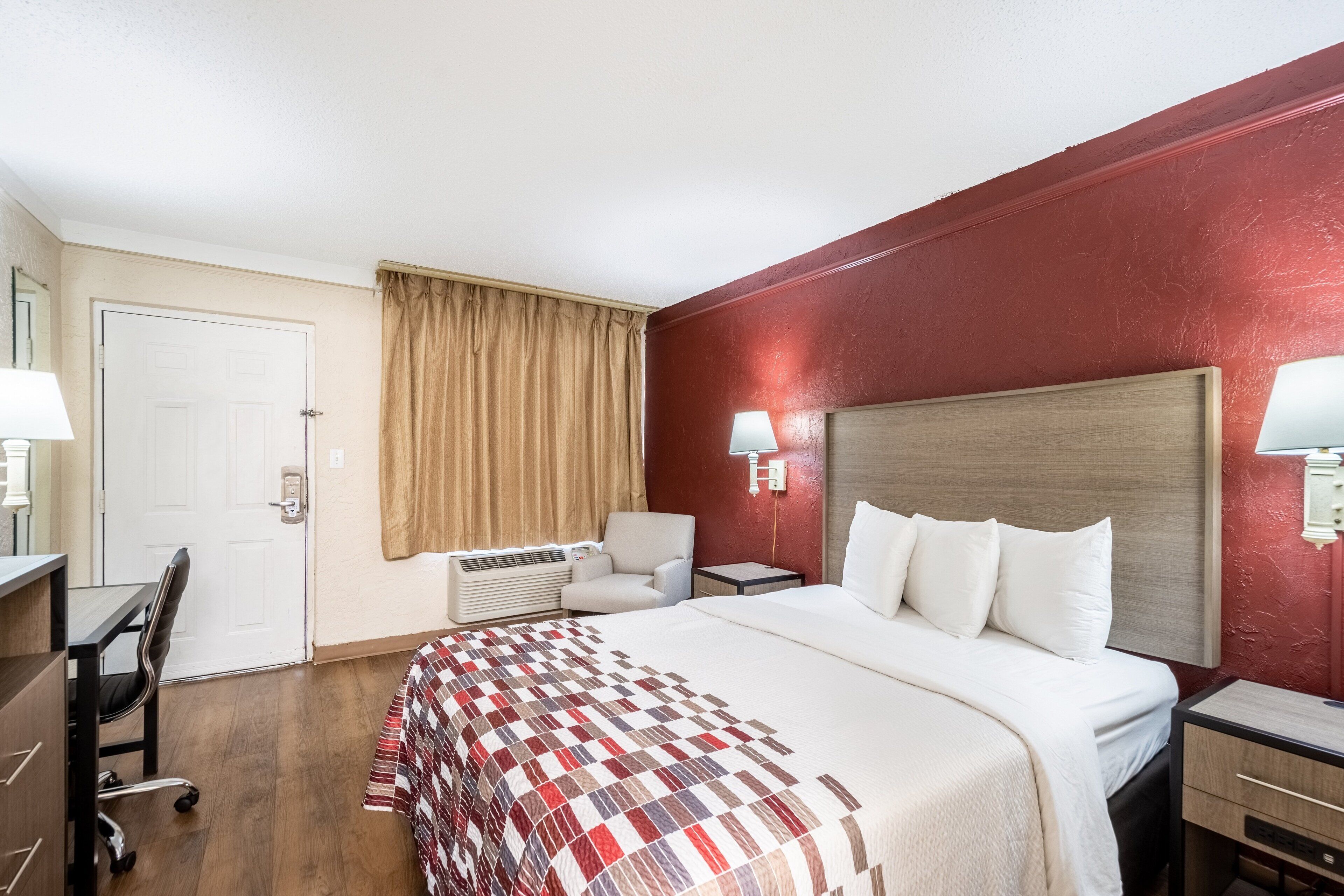 Photo - Red Roof Inn Tampa Bay - St Petersburg