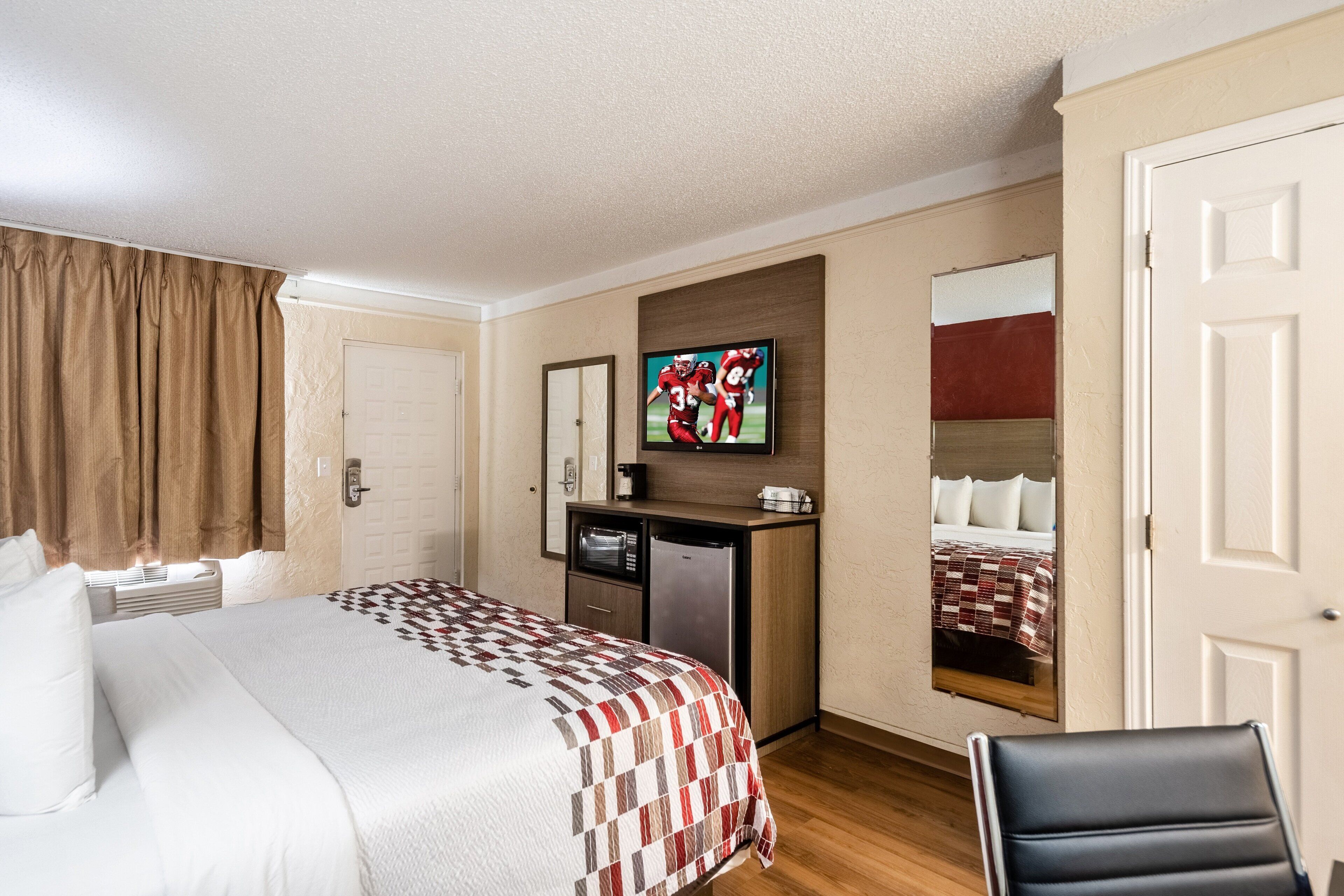 Photo - Red Roof Inn Tampa Bay - St Petersburg