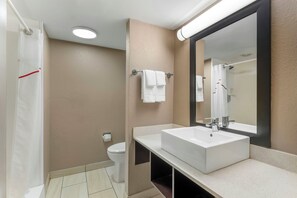 Free toiletries, towels, soap, shampoo - Red Roof Inn Tampa Bay - St Petersburg (St. Petersburg)