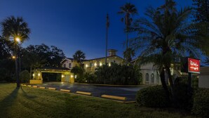 Unclassified image, 5 of 24, button - Red Roof Inn Tampa Bay - St Petersburg (St. Petersburg)