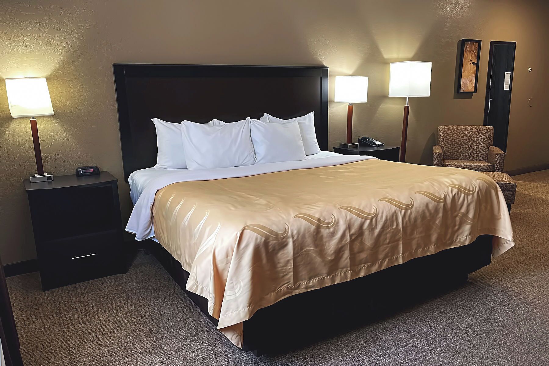 suite, 1 king bed, non smoking | in-room safe, desk, laptop workspace, blackout curtains