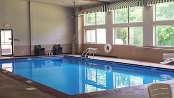 Indendørs pool