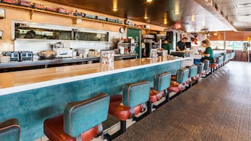 Frühstück, Mittagessen, Abendessen, amerikanische Küche