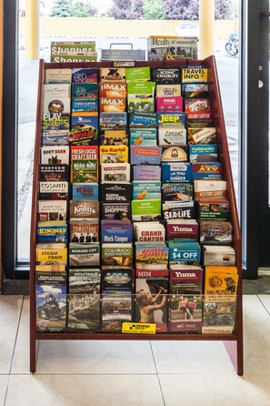 Lobby - Howard Johnson by Wyndham Flagstaff (Flagstaff)