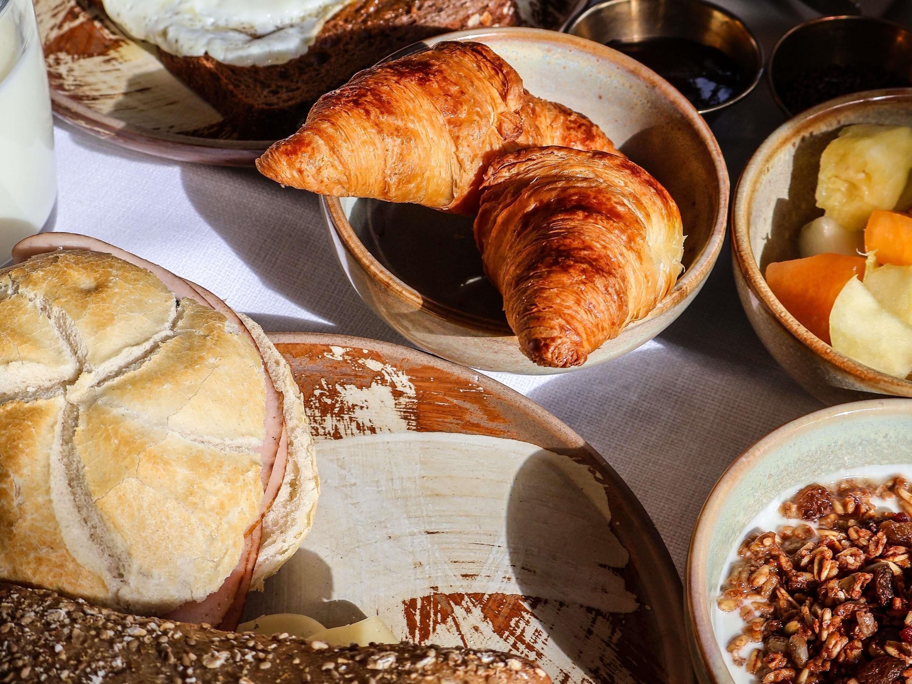 Daily buffet breakfast for a fee