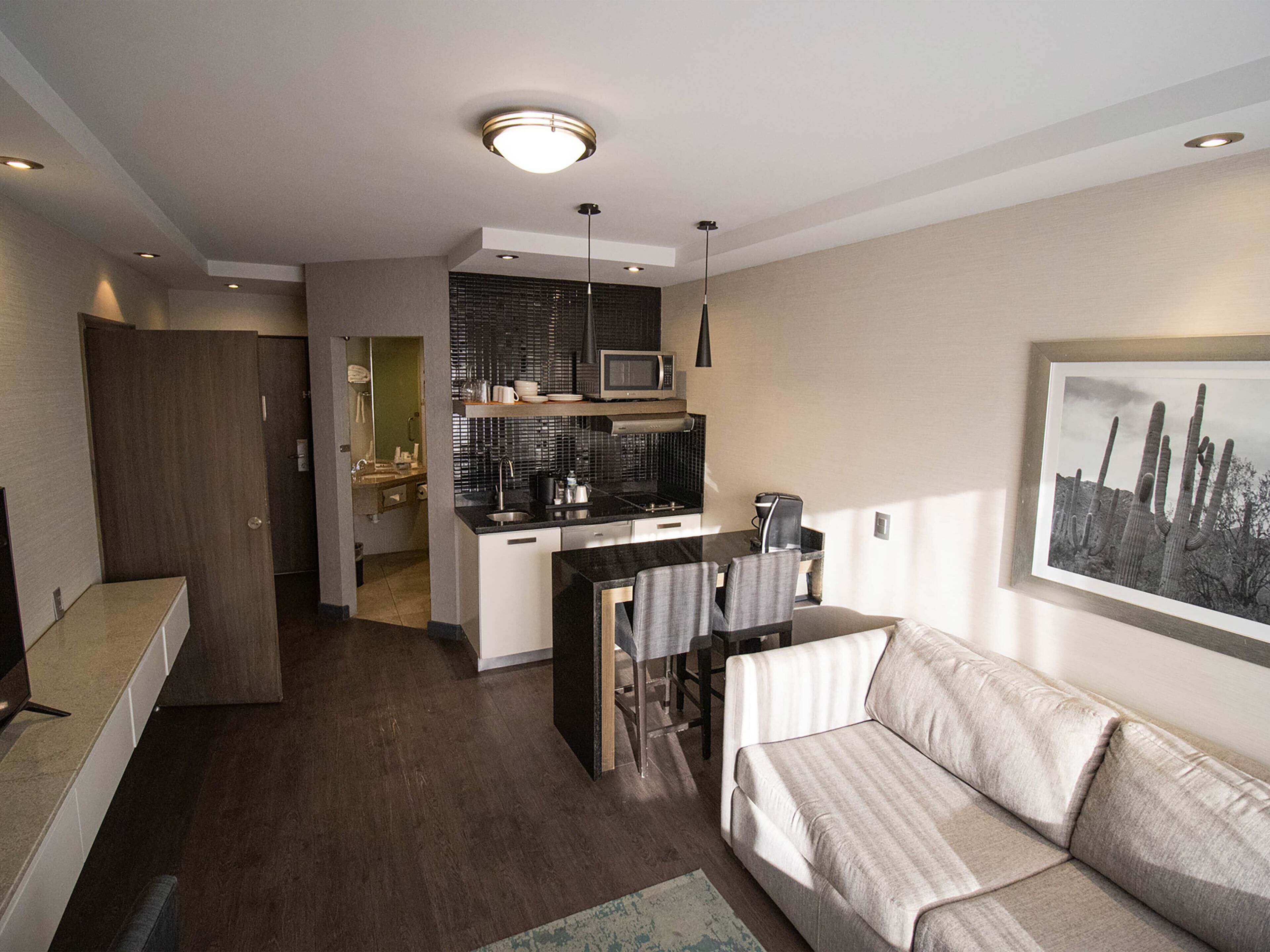 executive studio suite | 1 bedroom, hypo-allergenic bedding, in-room safe, desk