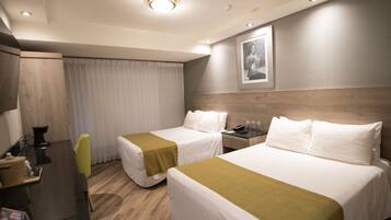 Habitación doble superior | Ropa de cama hipoalergénica y caja de seguridad en la habitación