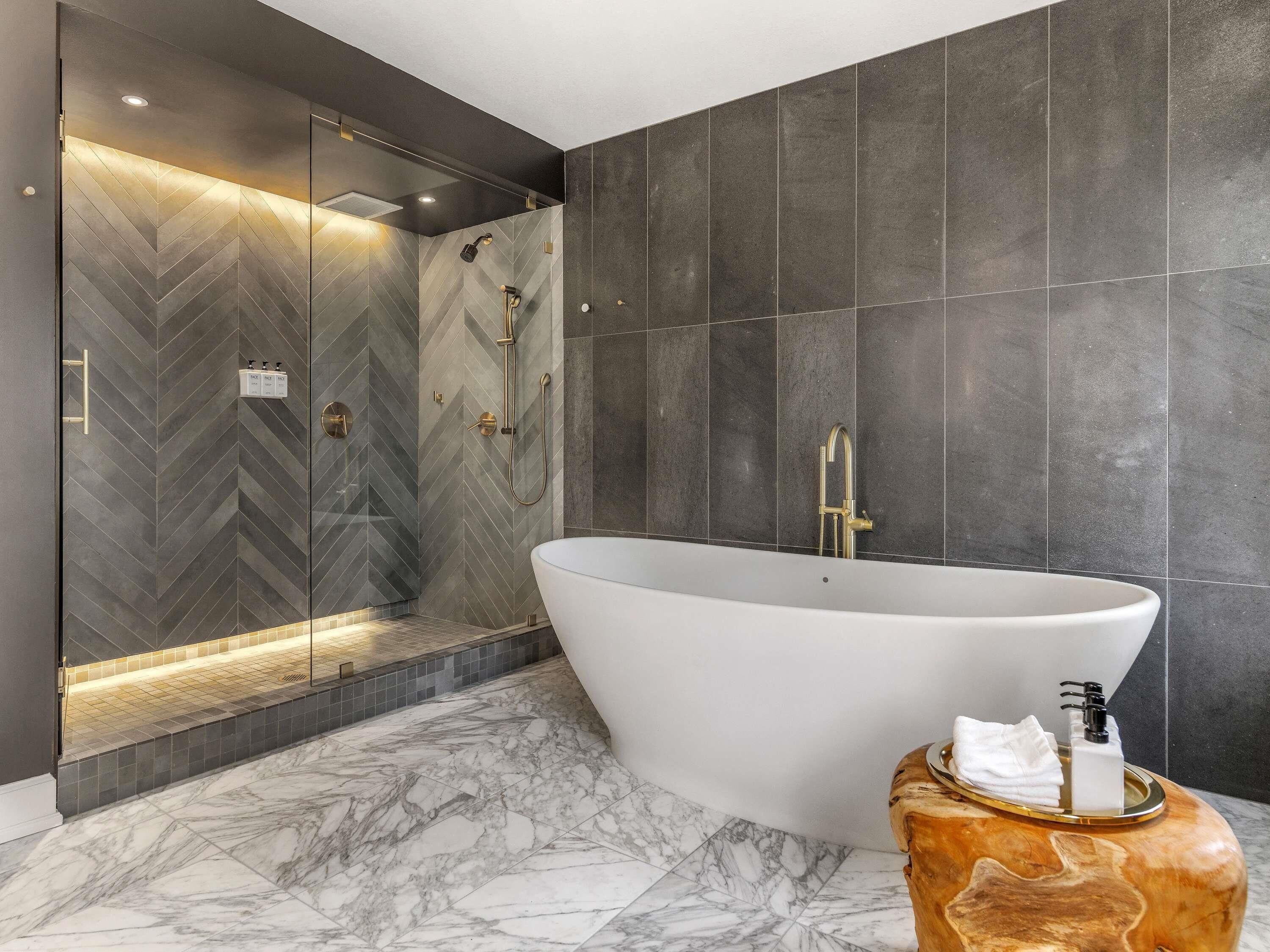Presidential-Suite, 1 King-Bett | Allergikerbettwaren, Minibar, Zimmersafe, Schreibtisch