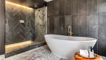Suite Présidentielle, 1 très grand lit | Literie hypoallergénique, minibar, coffres-forts dans les chambres