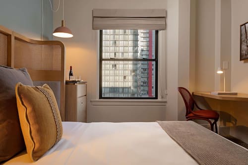 Literie hypoallergénique, minibar, coffres-forts dans les chambres